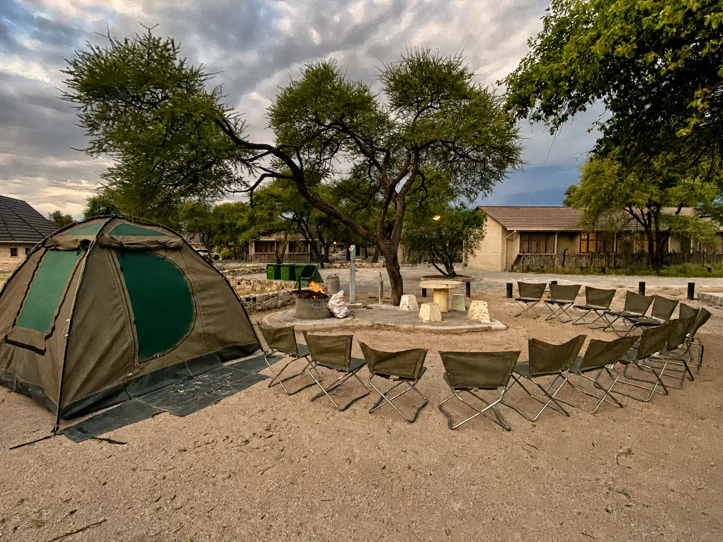 Etosha 營地帳篷與荒野公共空間